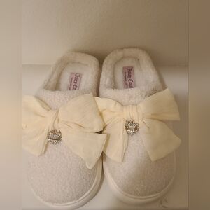 Juicy Couture Cream Slippers with Bow